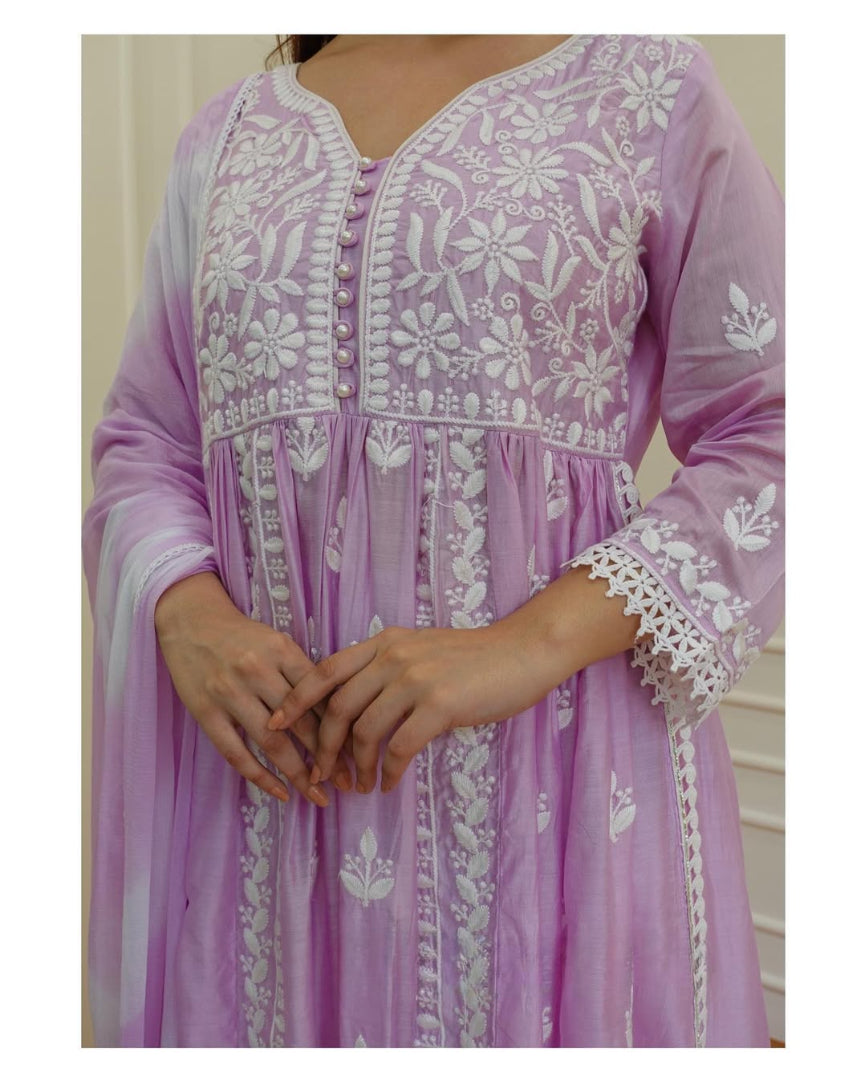 CHIKANKARI REYON COTTON KURTA SET WITH NAZEEN DYE DUPATTA.