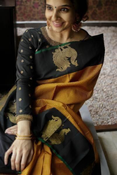 Elegant Soft Lichi Silk Saree with Jacquard Work