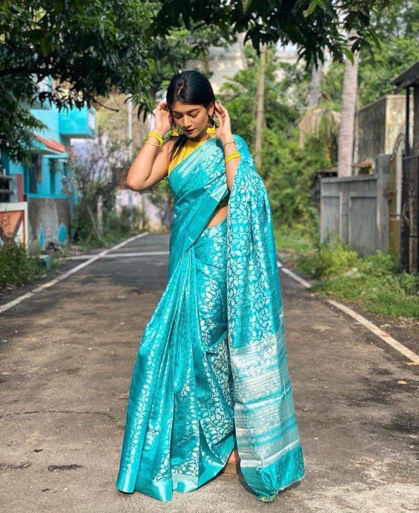 Elegant Soft Lichi Silk Saree with Jacquard Work