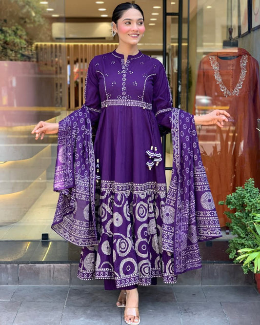 Royal Muse – Pure Muslin Silk Suit Set with Dupatta & Moti Mala (4-Piece Set) ❤🥰