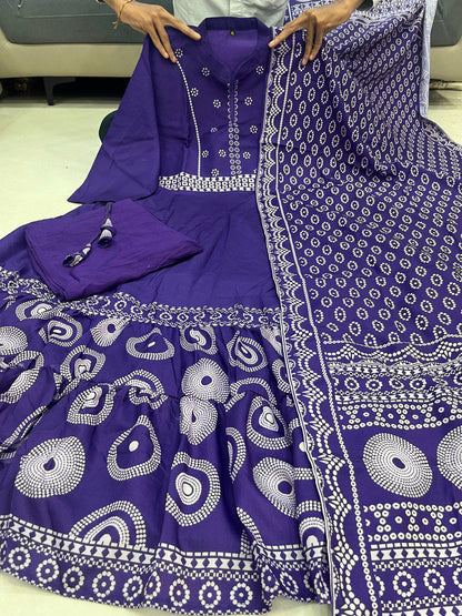Royal Muse – Pure Muslin Silk Suit Set with Dupatta & Moti Mala (4-Piece Set) ❤🥰