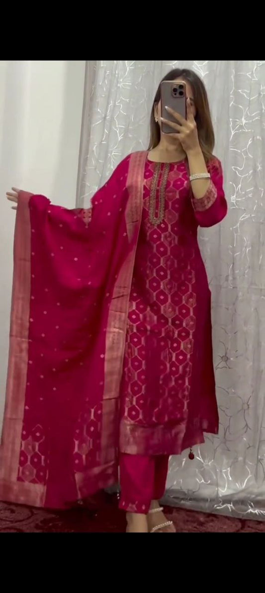 ✨Pure Banarasi Jacquard Suit Set (Top, Pant & Dupatta)💕