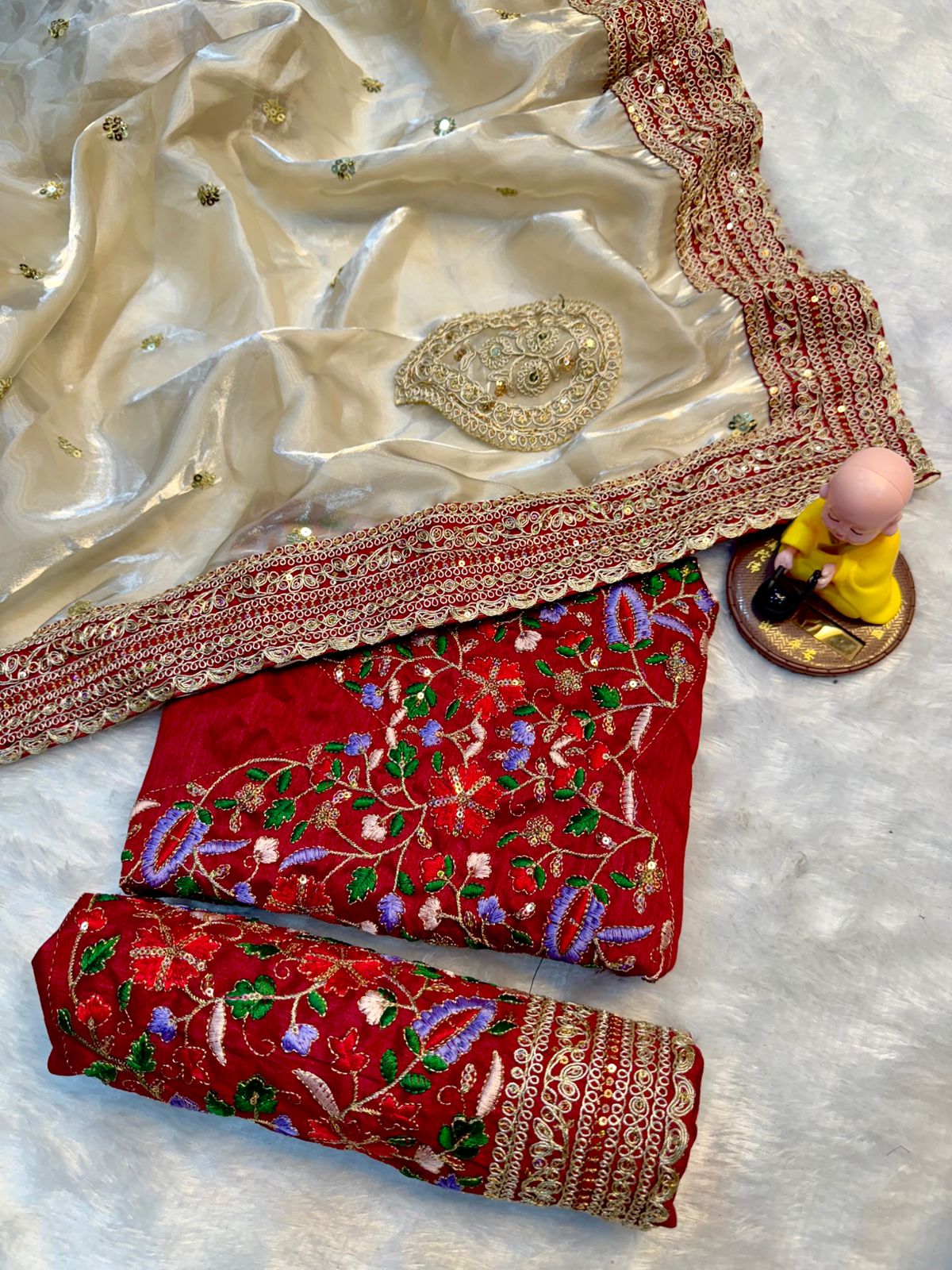 ✨Premium Jimmy Choo Embroidered Saree with Zari & Sequin Detailing✨
