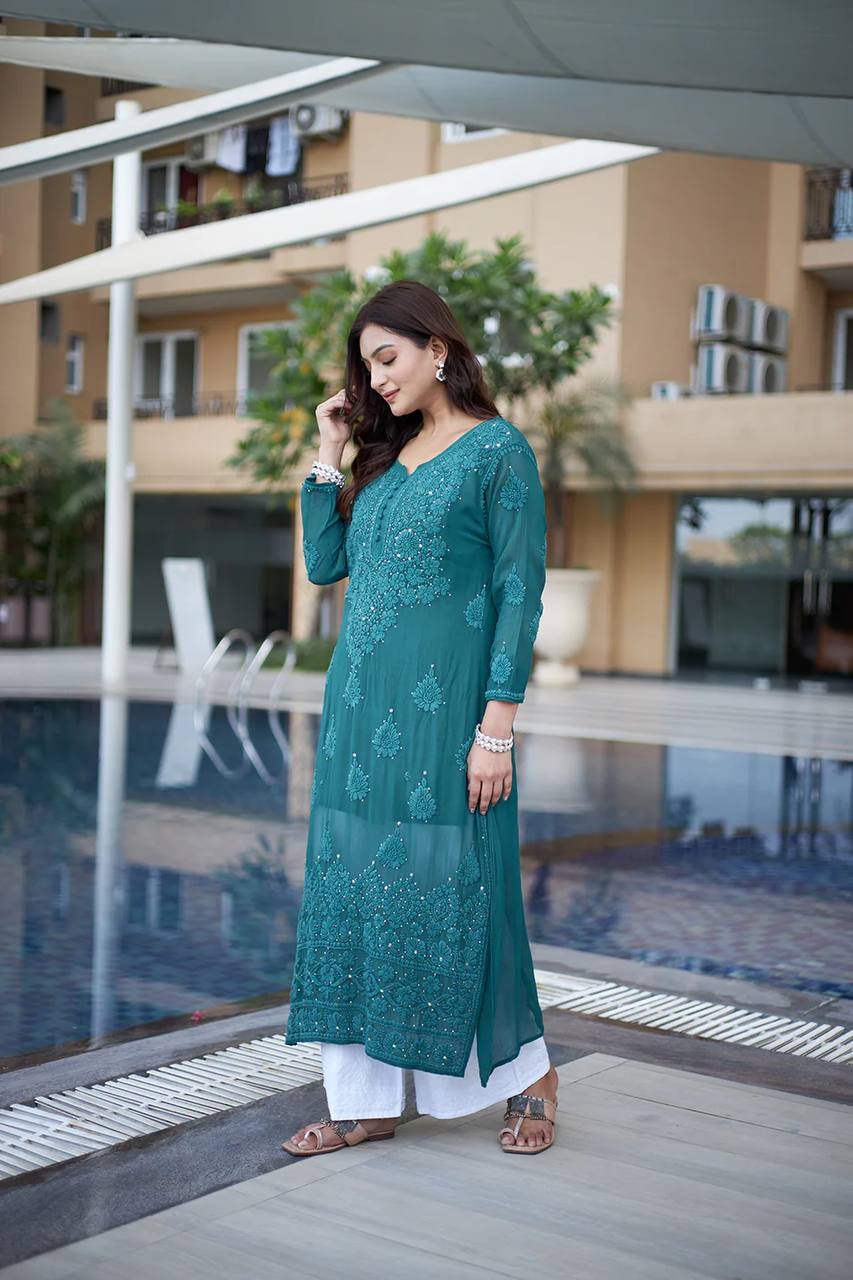 NEW CHIKANKARI KURTA PANT