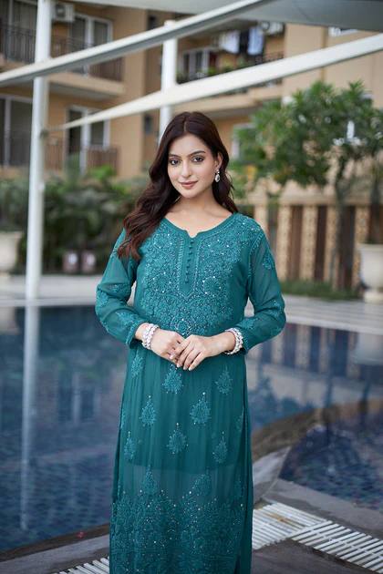 NEW CHIKANKARI KURTA PANT